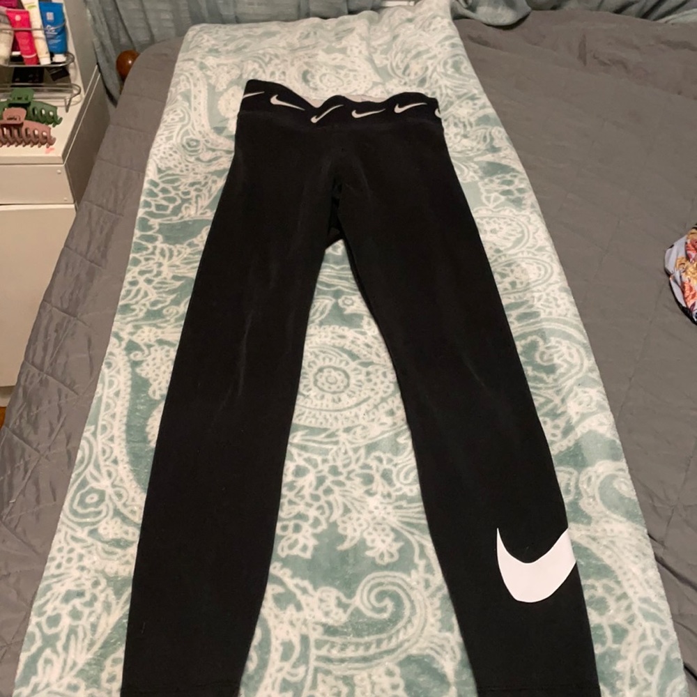 Black high wasted nike logo leggings